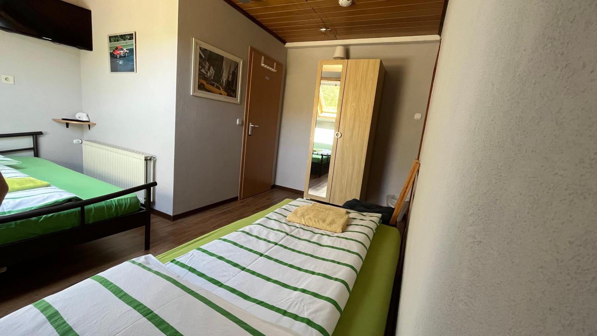 Bed and Breakfast Franky House am Nürburgring Quiddelbach Exterior foto